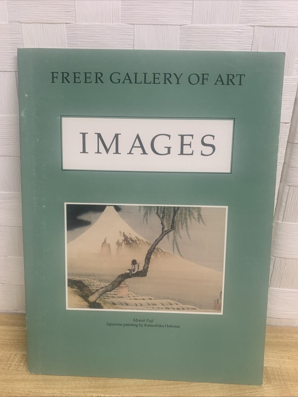 Freer Gallery of Art Asian 32 Postcard Collection Book 1987